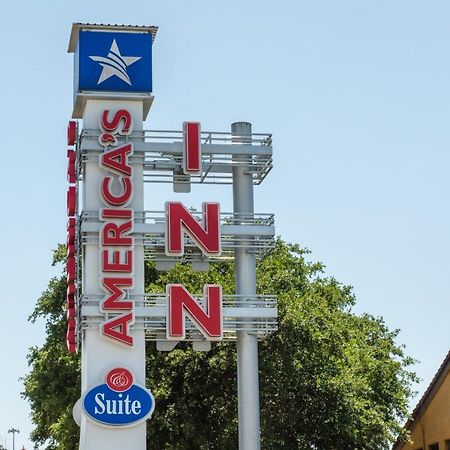 America'S Inn Houston/Stafford /Sugarland Exterior photo