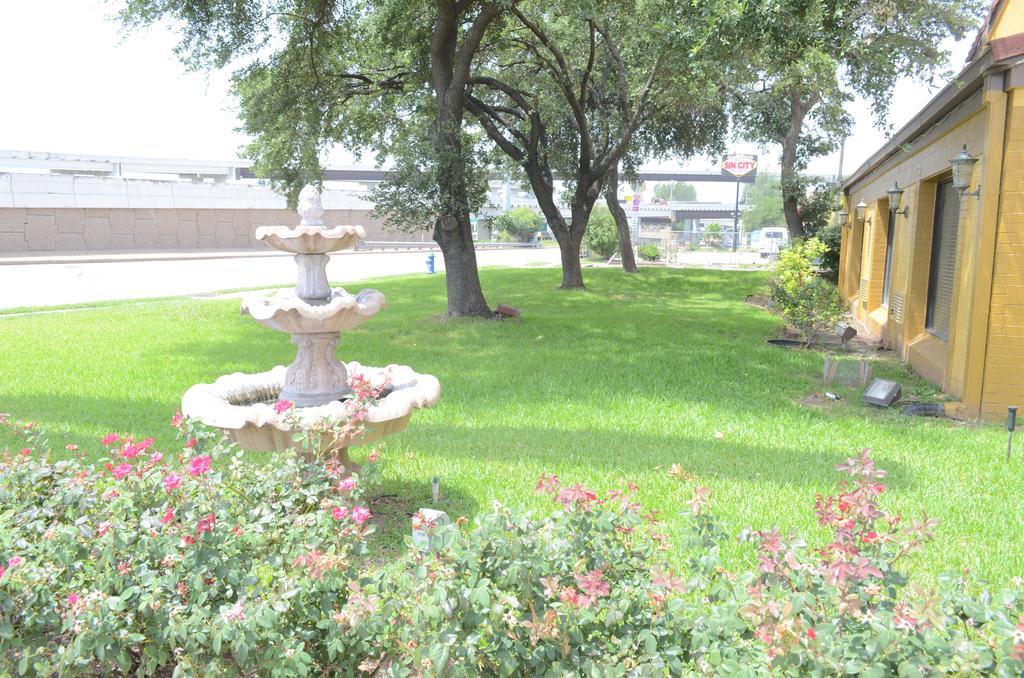 America'S Inn Houston/Stafford /Sugarland Exterior photo