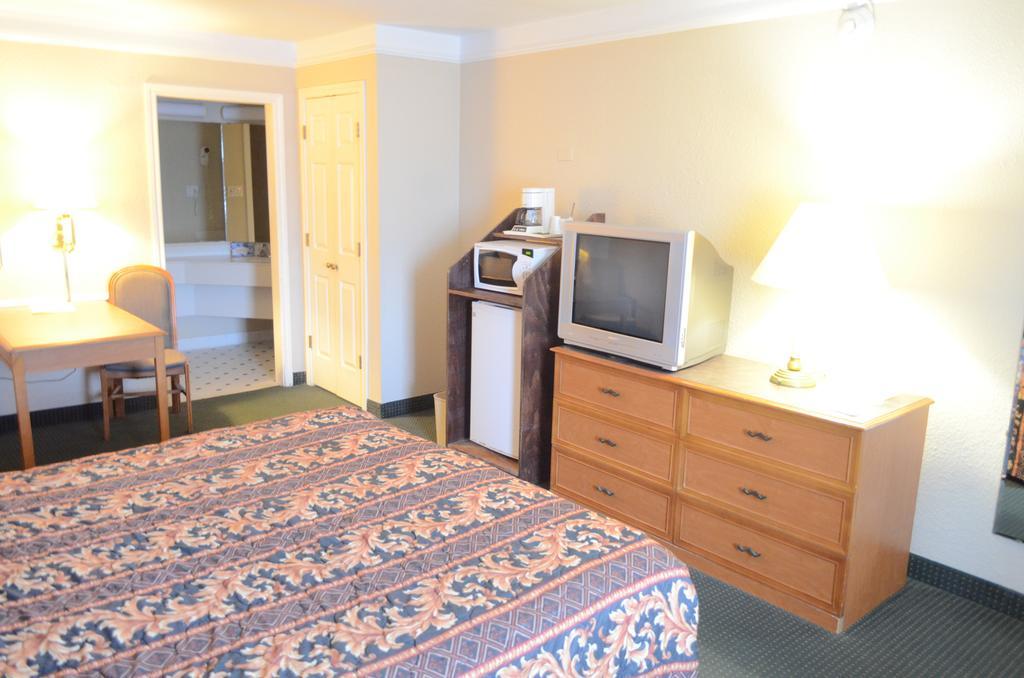 America'S Inn Houston/Stafford /Sugarland Room photo
